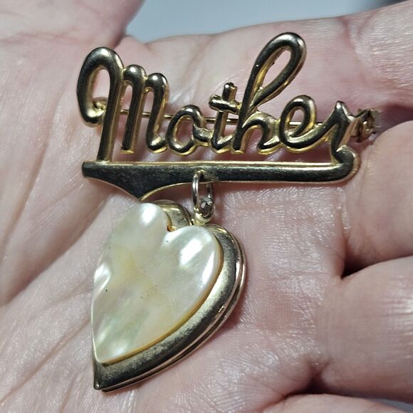 Vintage Gold Tone Mother Pin With Dangling Heart Locket MOP Brooch - Picture 2 of 10